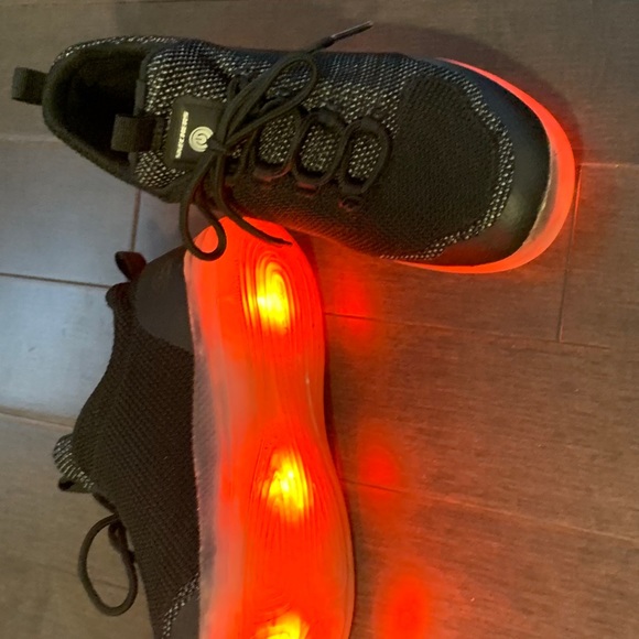 Boy Sketchers running shoes excellent condition;Never worn - Picture 2 of 4